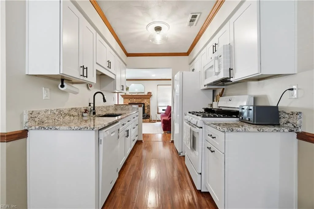 851 Sommerville CRES, CHESAPEAKE VA 23320 thumb 9
