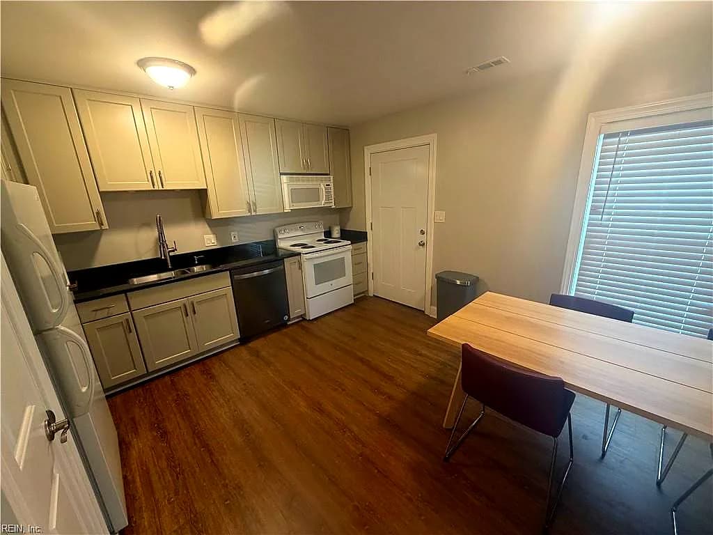 374 Eaton ST, HAMPTON VA 23669 thumb 12