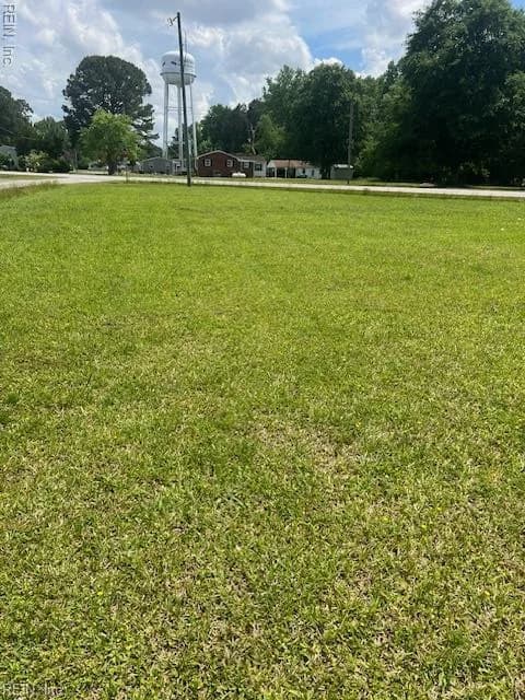 B1 FREEMAN ST, NEWSOMS VA 23874 - Photo 2