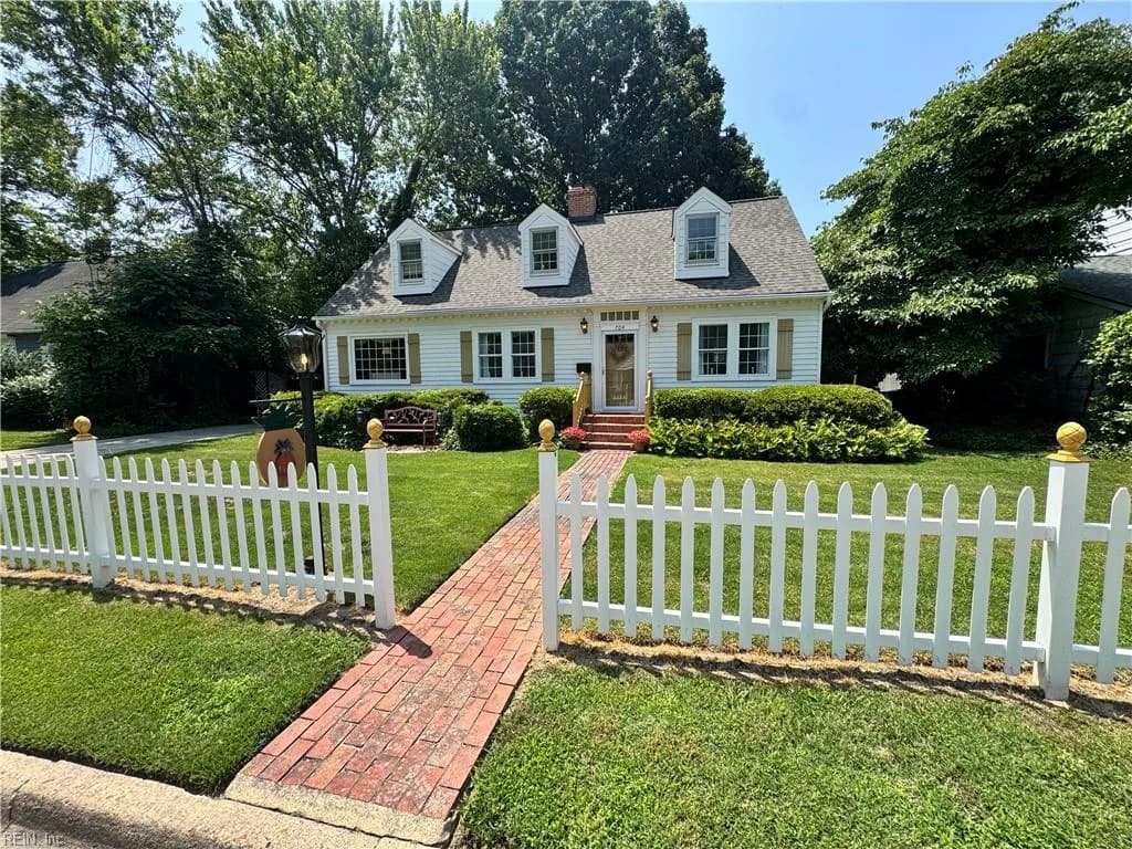 704 Monumental AVE, WILLIAMSBURG VA 23185 - Photo 3