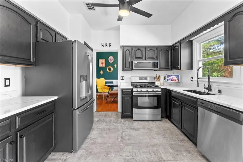 440 Fleming CIR, CHESAPEAKE VA 23323 thumb 11