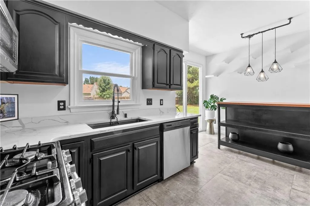 440 Fleming CIR, CHESAPEAKE VA 23323 thumb 12