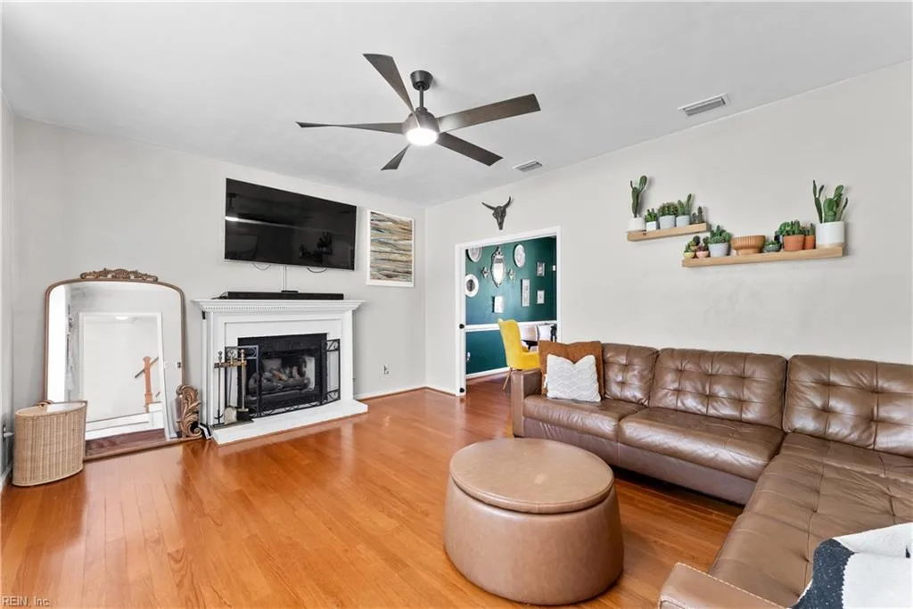 440 Fleming CIR, CHESAPEAKE VA 23323 thumb 6