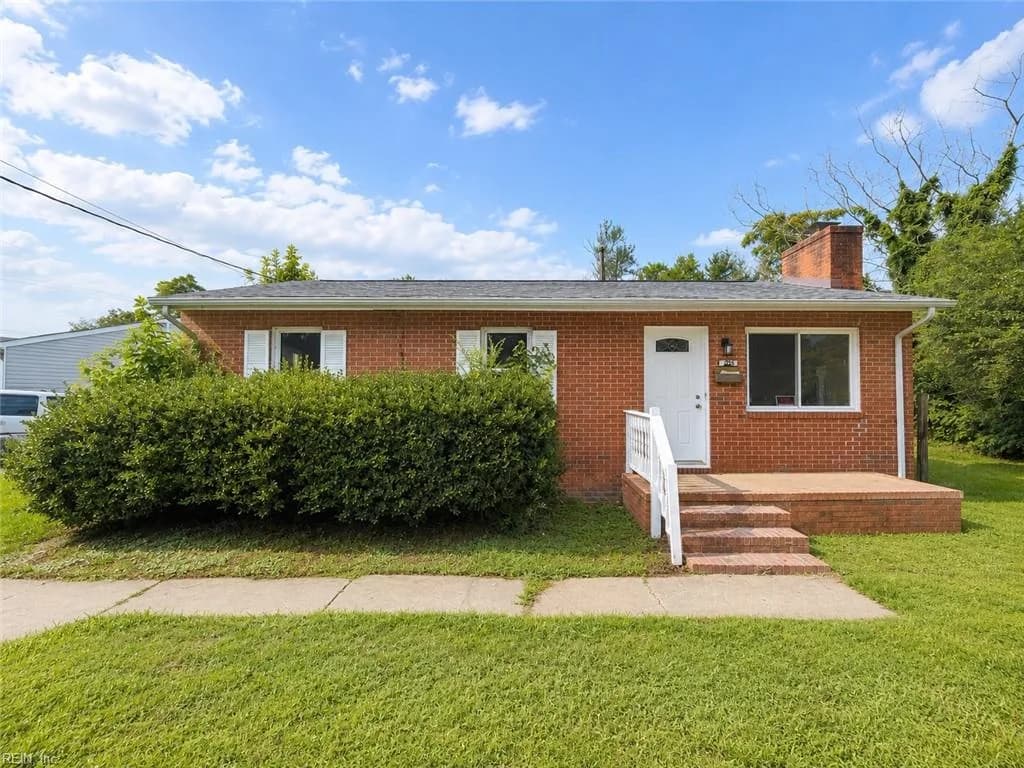 405 Institute DR, HAMPTON VA 23663 - Photo 2