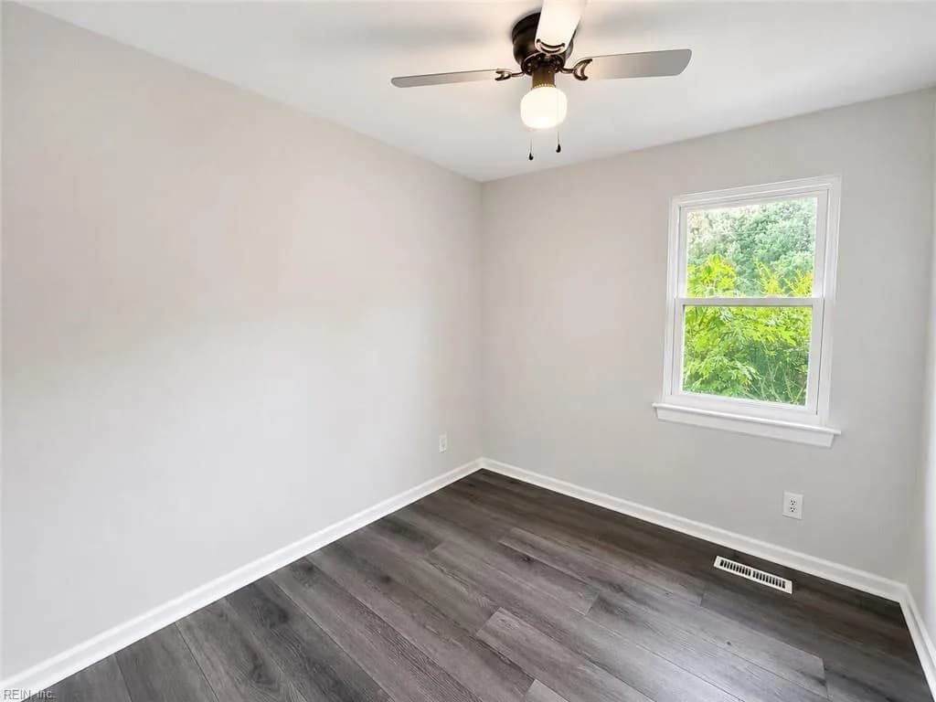 405 Institute DR, HAMPTON VA 23663 thumb 9