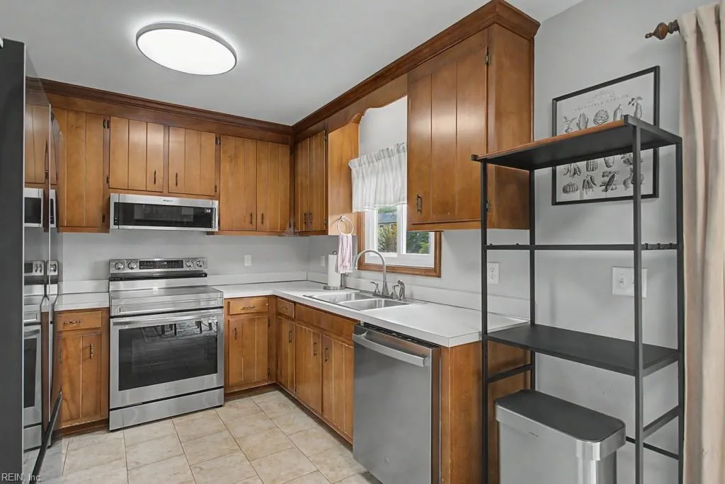 735 Leonard LN, NEWPORT NEWS VA 23601 thumb 8