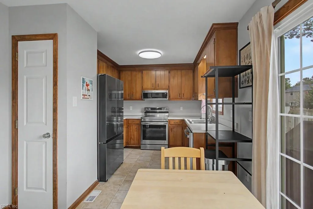 735 Leonard LN, NEWPORT NEWS VA 23601 thumb 9