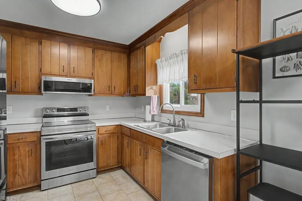 735 Leonard LN, NEWPORT NEWS VA 23601 thumb 10