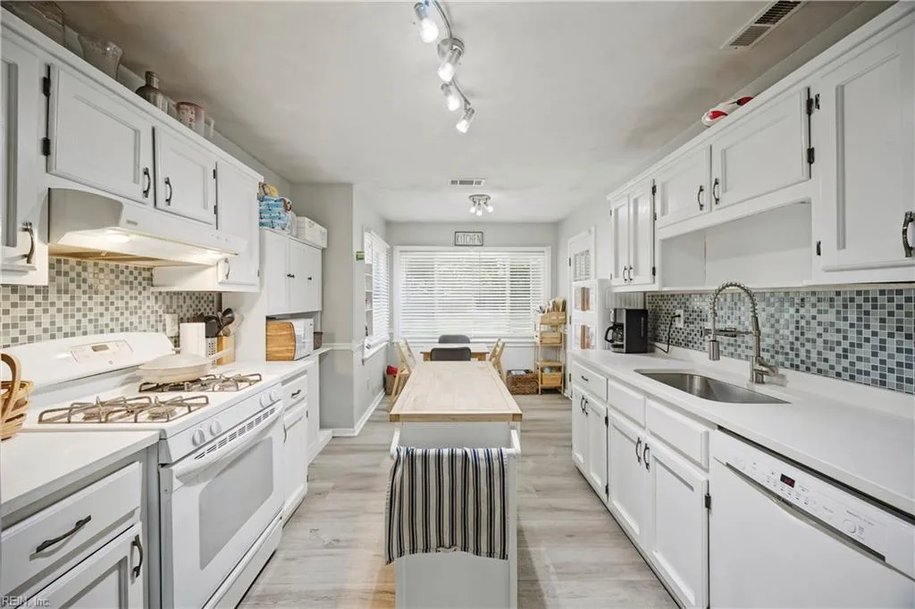 1820 Castleton CT, VIRGINIA BEACH VA 23454 thumb 8