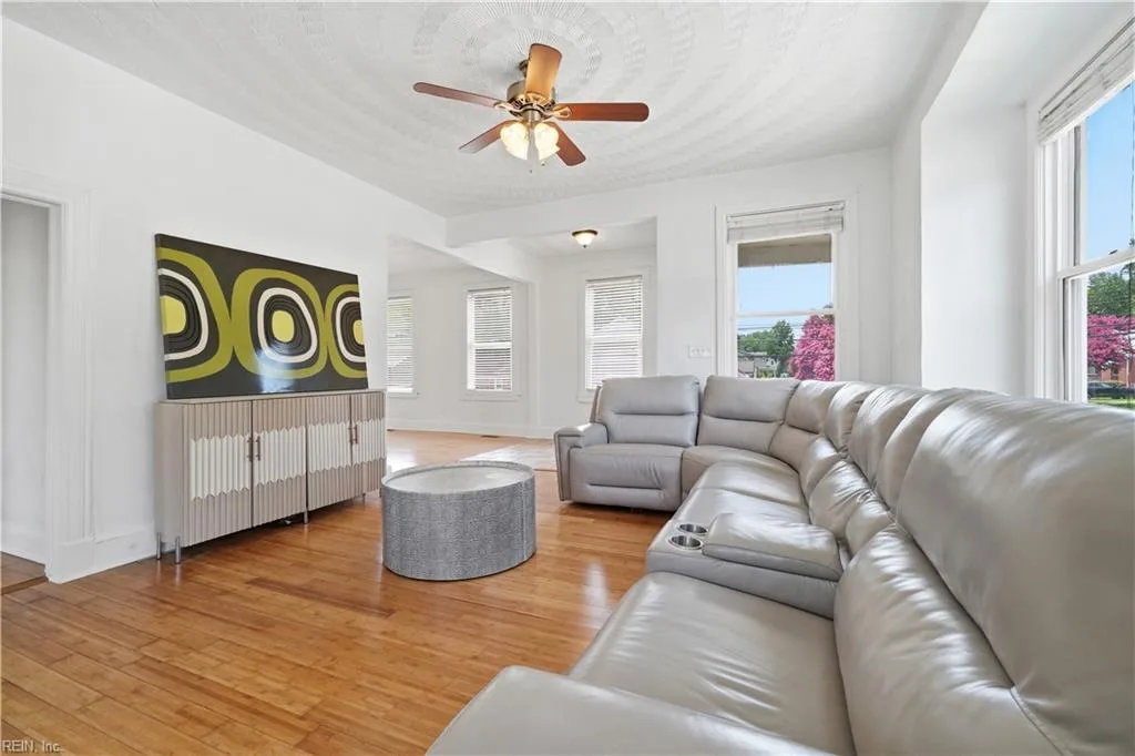 2703 Beachmont AVE, NORFOLK VA 23504 thumb 9