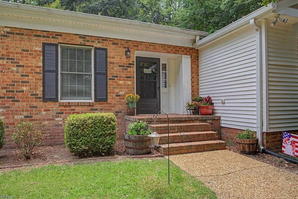 101 Greenwood DR, WILLIAMSBURG VA 23185 - Photo 4