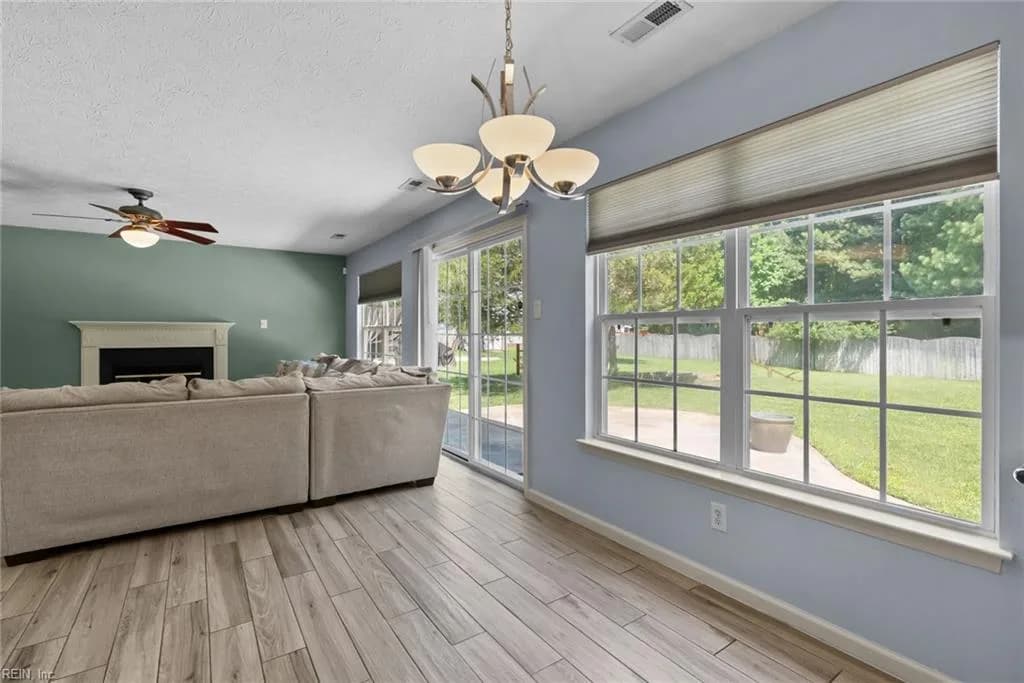 100 Pinyon PNES, YORKTOWN VA 23693 thumb 12