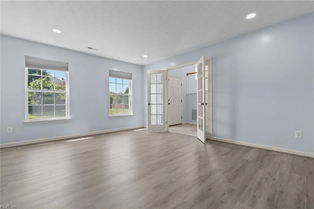 100 Pinyon PNES, YORKTOWN VA 23693 thumb 9