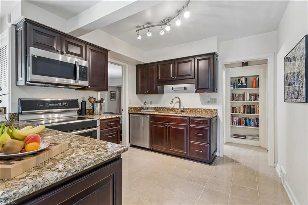 5926 Powhatan AVE, NORFOLK VA 23508 thumb 12