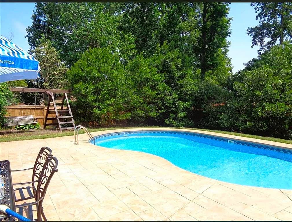 305 Fairway LN, YORKTOWN VA 23693 - Photo 3