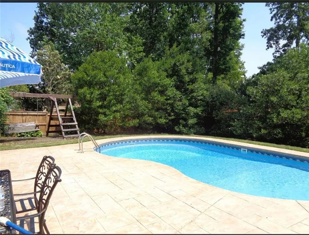 305 Fairway LN, YORKTOWN VA 23693 - Photo 3