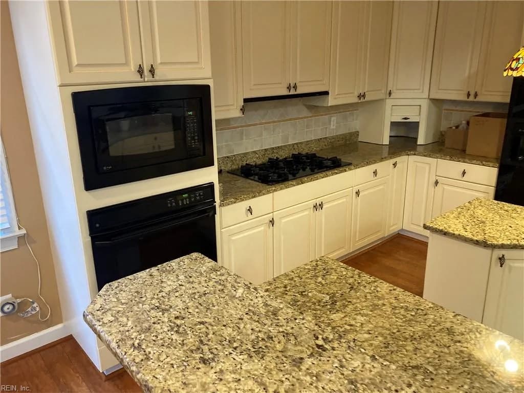 305 Fairway LN, YORKTOWN VA 23693 thumb 7