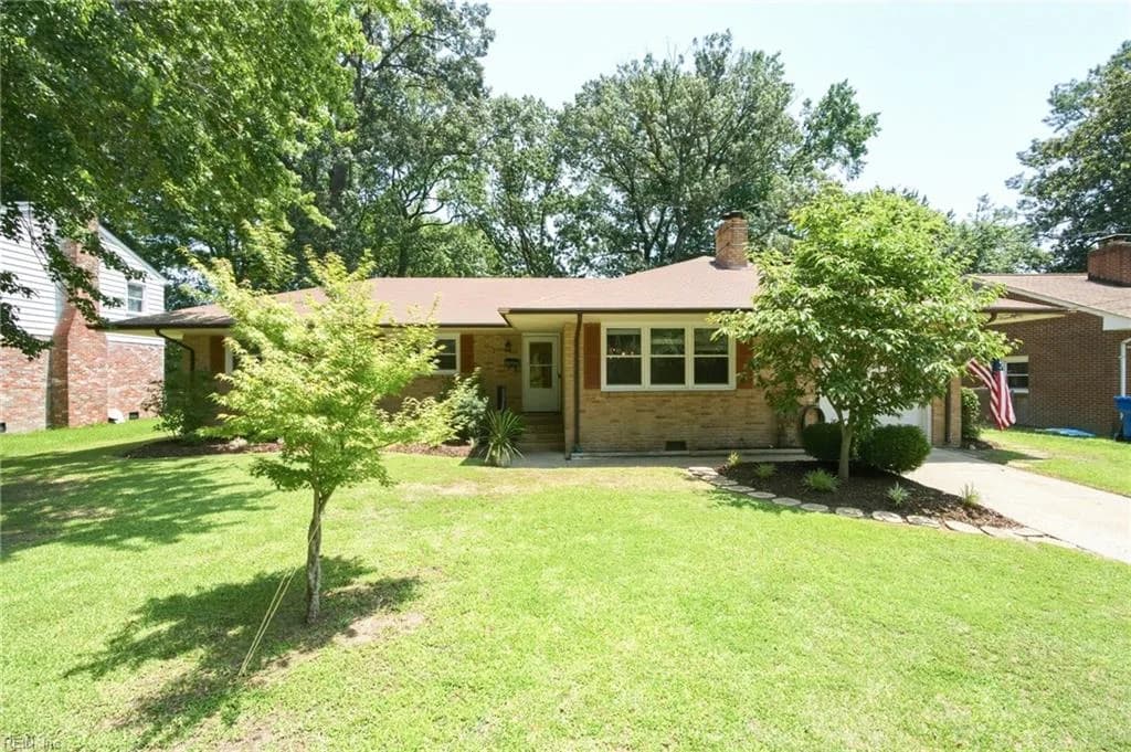 7 Indian Springs DR, NEWPORT NEWS VA 23606 - Photo 4