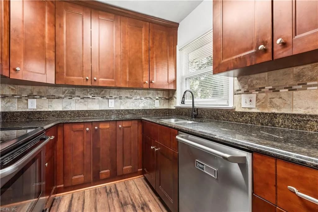 1261 River Oaks DR, NORFOLK VA 23502 thumb 11