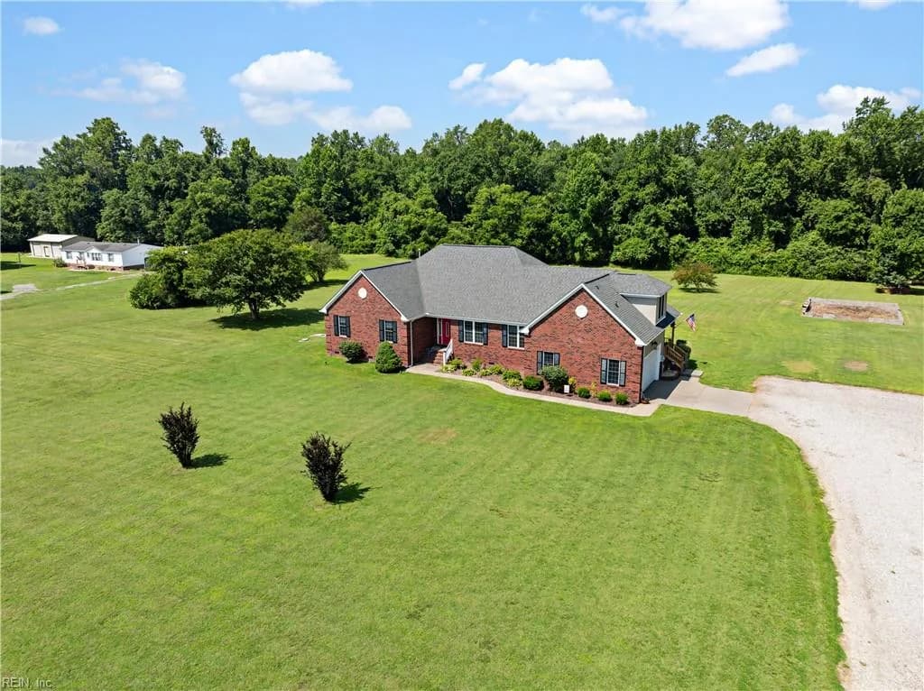 21418 Tan RD, SMITHFIELD VA 23430 - Photo 3