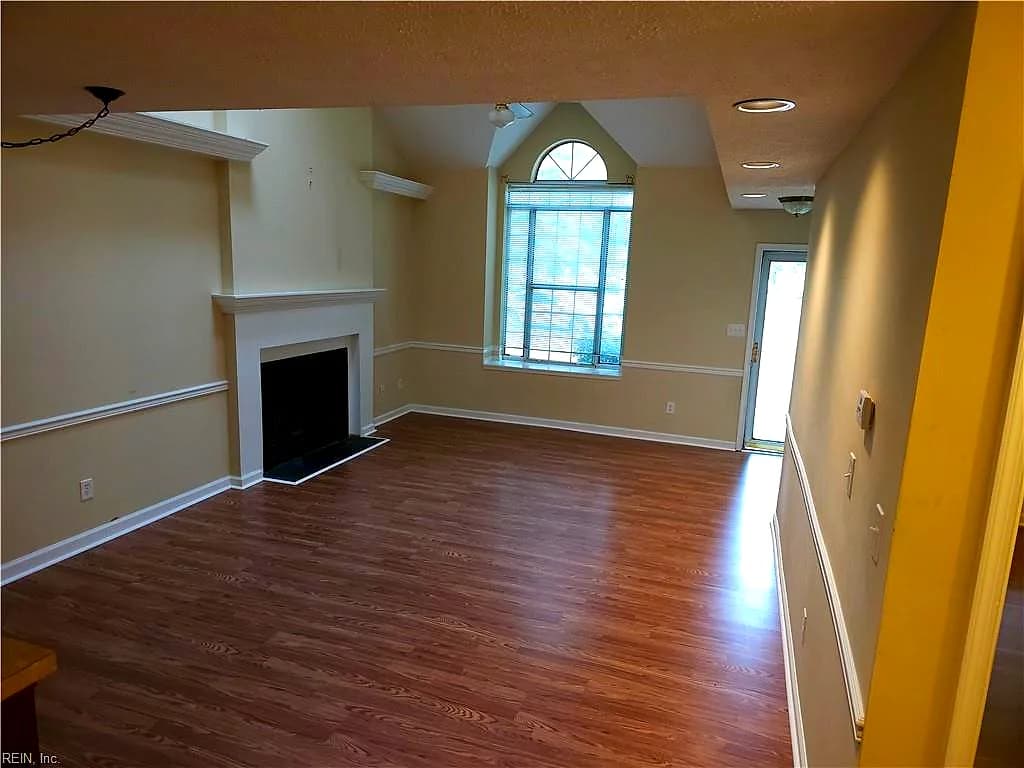 429 Lees Mill DR, NEWPORT NEWS VA 23608 - Photo 3