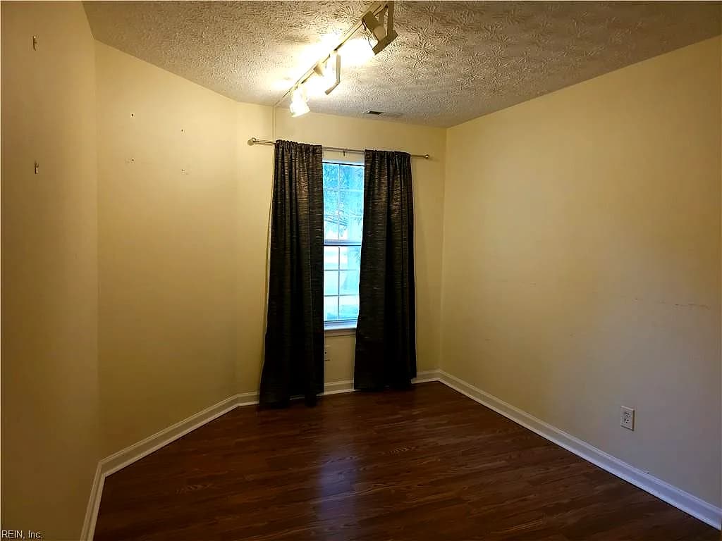 429 Lees Mill DR, NEWPORT NEWS VA 23608 thumb 9