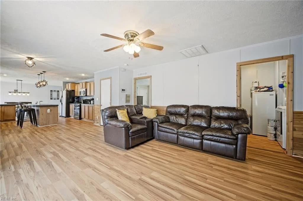 9025 Mill Swamp RD, SMITHFIELD VA 23430 thumb 12