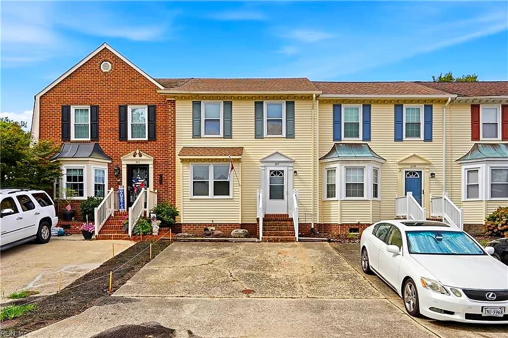 307 San Roman DR, CHESAPEAKE VA 23322 - Photo 2
