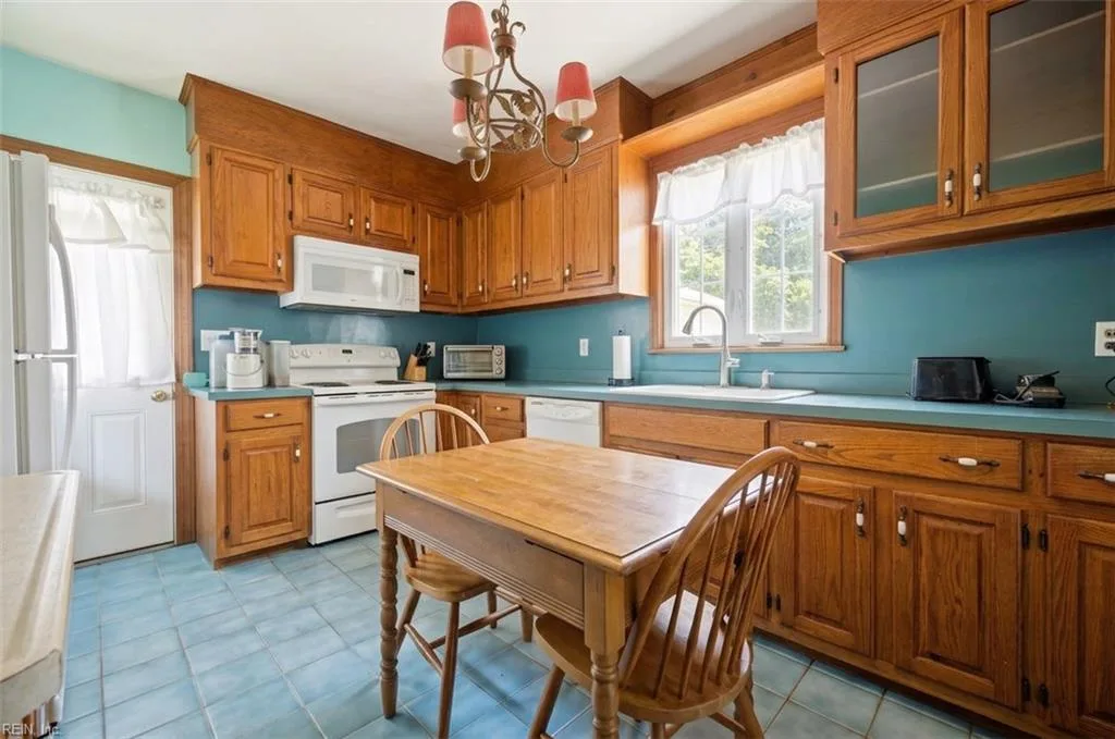 112 Station RD, CHESAPEAKE VA 23322 thumb 11