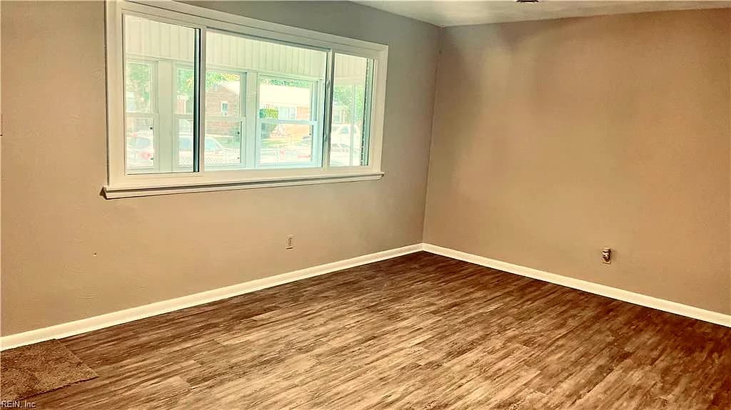 1221 WEST AVE, HAMPTON VA 23669 - Photo 4
