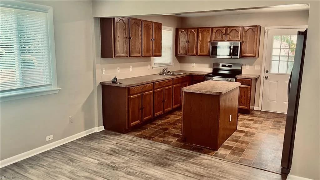 1221 WEST AVE, HAMPTON VA 23669 thumb 7