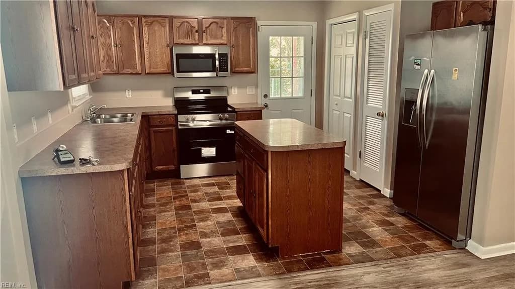 1221 WEST AVE, HAMPTON VA 23669 thumb 8