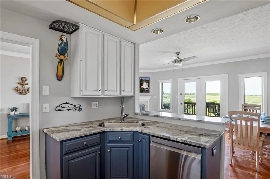 21 Mizzen CIR #14, HAMPTON VA 23664 - Photo 4