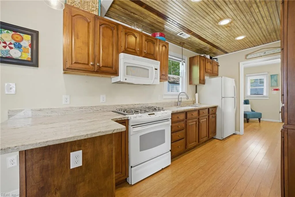 1116 Modoc AVE, NORFOLK VA 23503 thumb 12