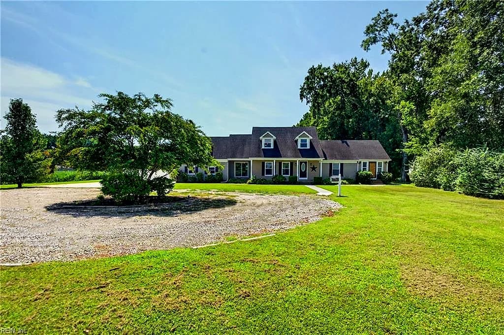 1833 Benefit RD, CHESAPEAKE VA 23322 - Photo 4