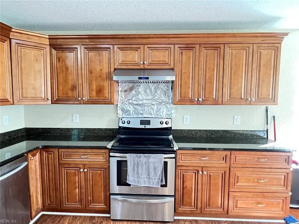8202 Edwin DR, NORFOLK VA 23505 thumb 12