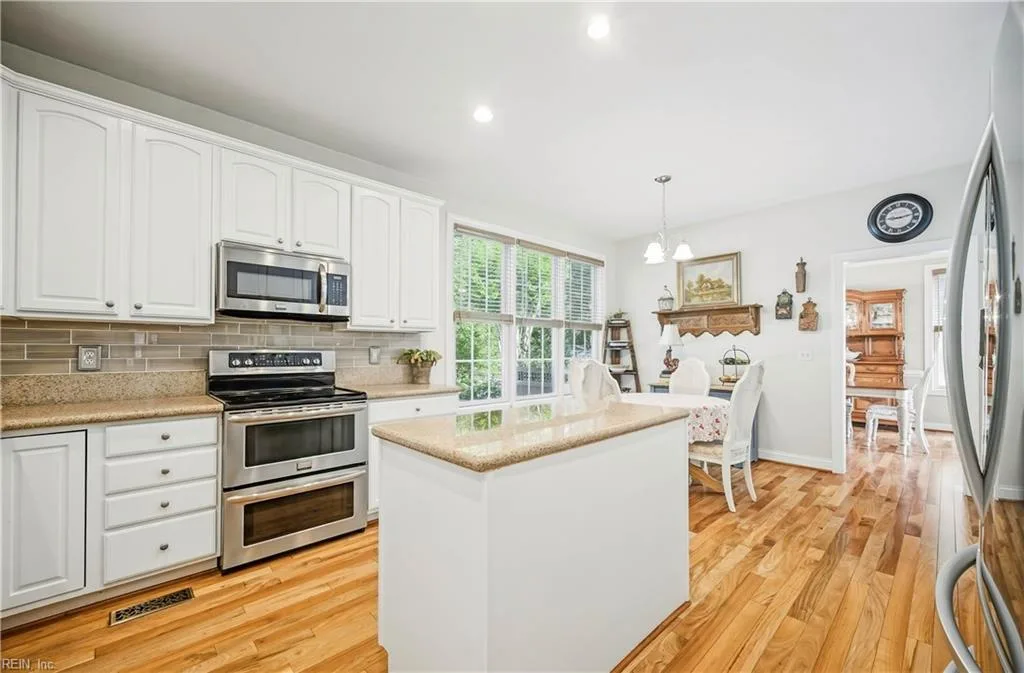 581 Hunts Pointe DR, VIRGINIA BEACH VA 23464 thumb 11