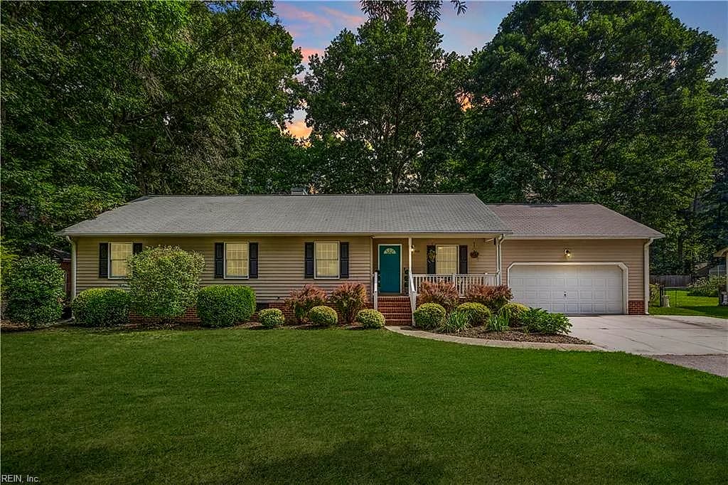 400 MEADOWFIELD RD, YORKTOWN VA 23692 - Main photo
