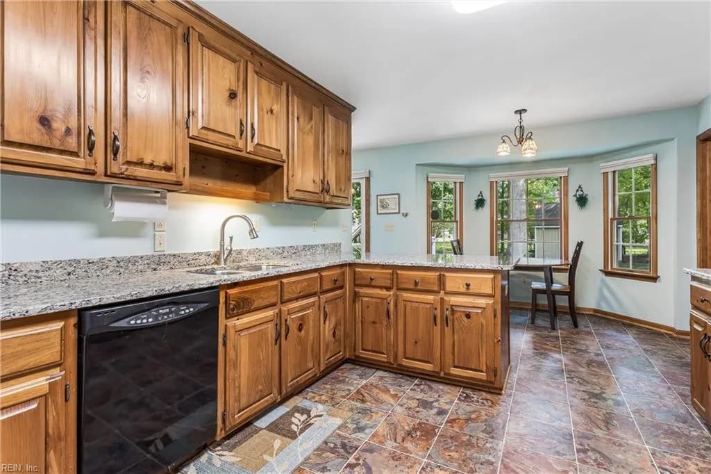 400 MEADOWFIELD RD, YORKTOWN VA 23692 thumb 12