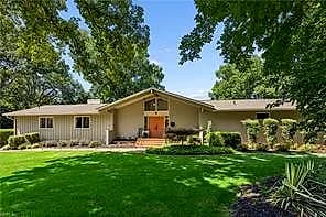 9 Lookout CIR, NEWPORT NEWS VA 23606 - Main photo