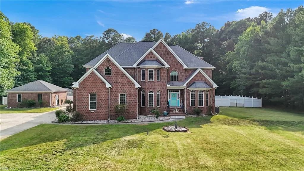 2234 Creekway DR, SMITHFIELD VA 23430 - Photo 2