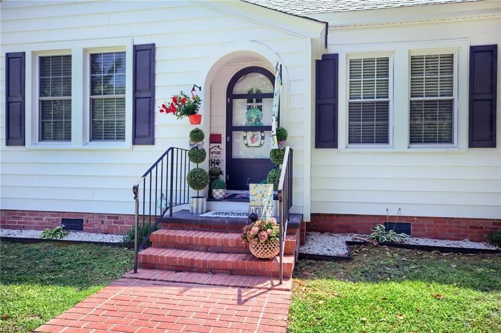 2750 New Point Comfort HWY, PORT HAYWOOD VA 23138 - Photo 3