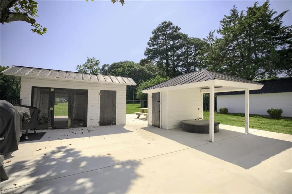 2750 New Point Comfort HWY, PORT HAYWOOD VA 23138 thumb 8
