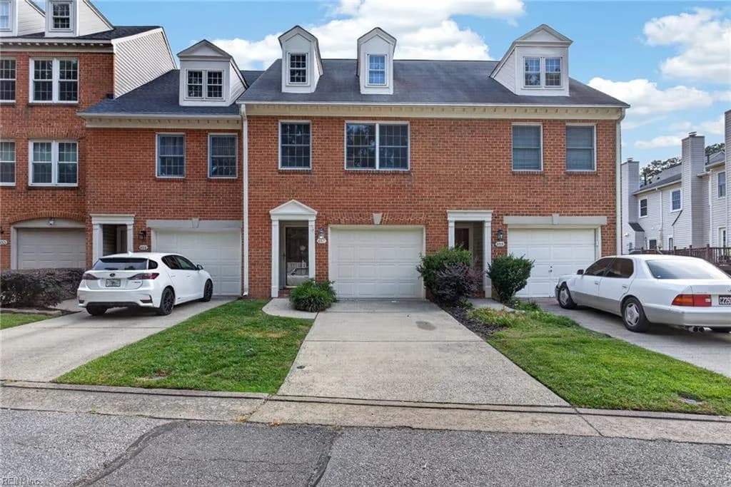 657 TODD TRL, NEWPORT NEWS VA 23602 - Photo 2