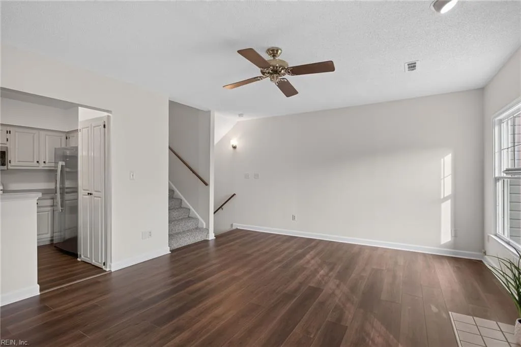 657 TODD TRL, NEWPORT NEWS VA 23602 thumb 9