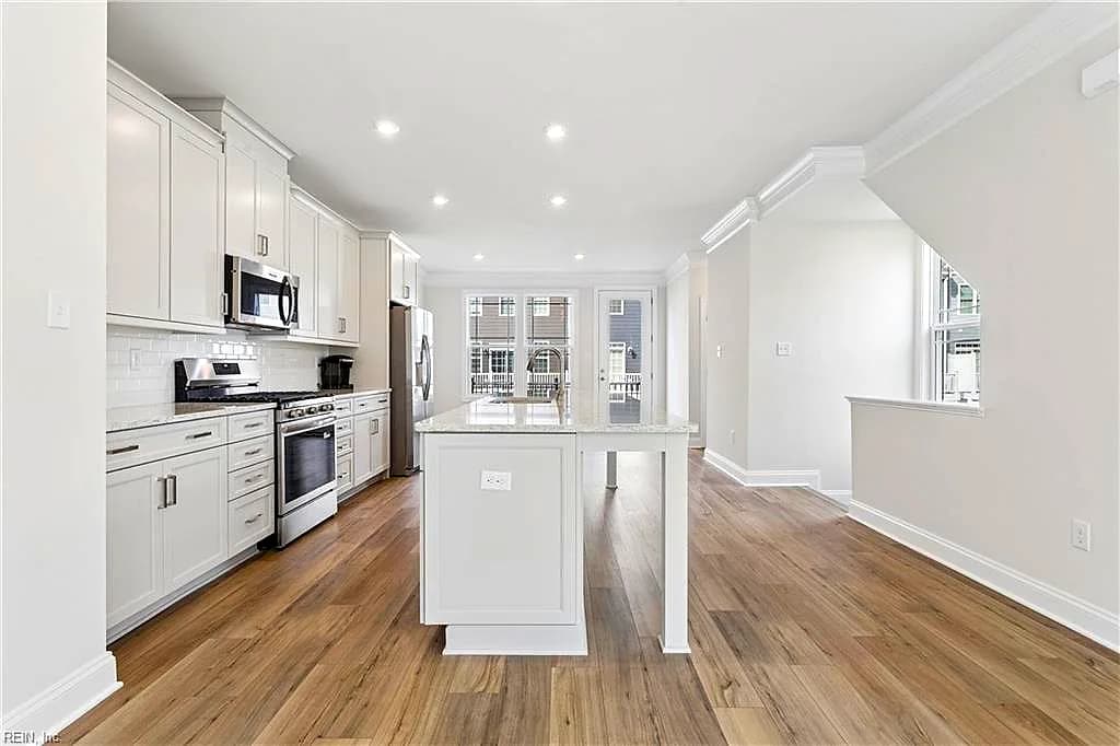 105 Bracewell LN, YORKTOWN VA 23692 thumb 6