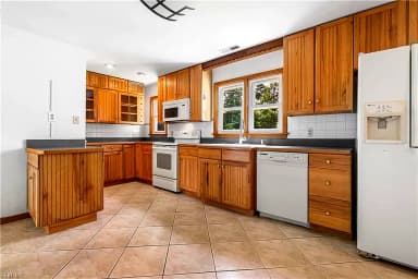 2600 Saint Brides RD W, CHESAPEAKE VA 23322 thumb 3