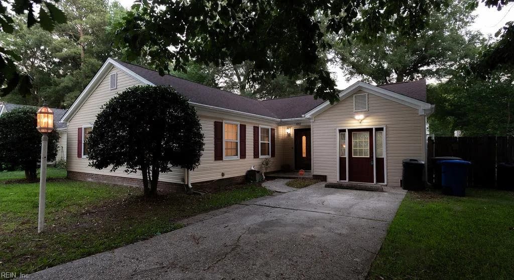482 Wyn DR, NEWPORT NEWS VA 23608 - Photo 2