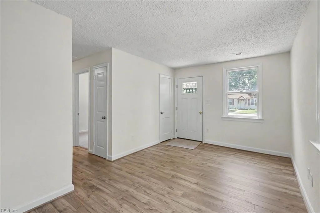 914 Ridgeway AVE, HAMPTON VA 23661 thumb 12