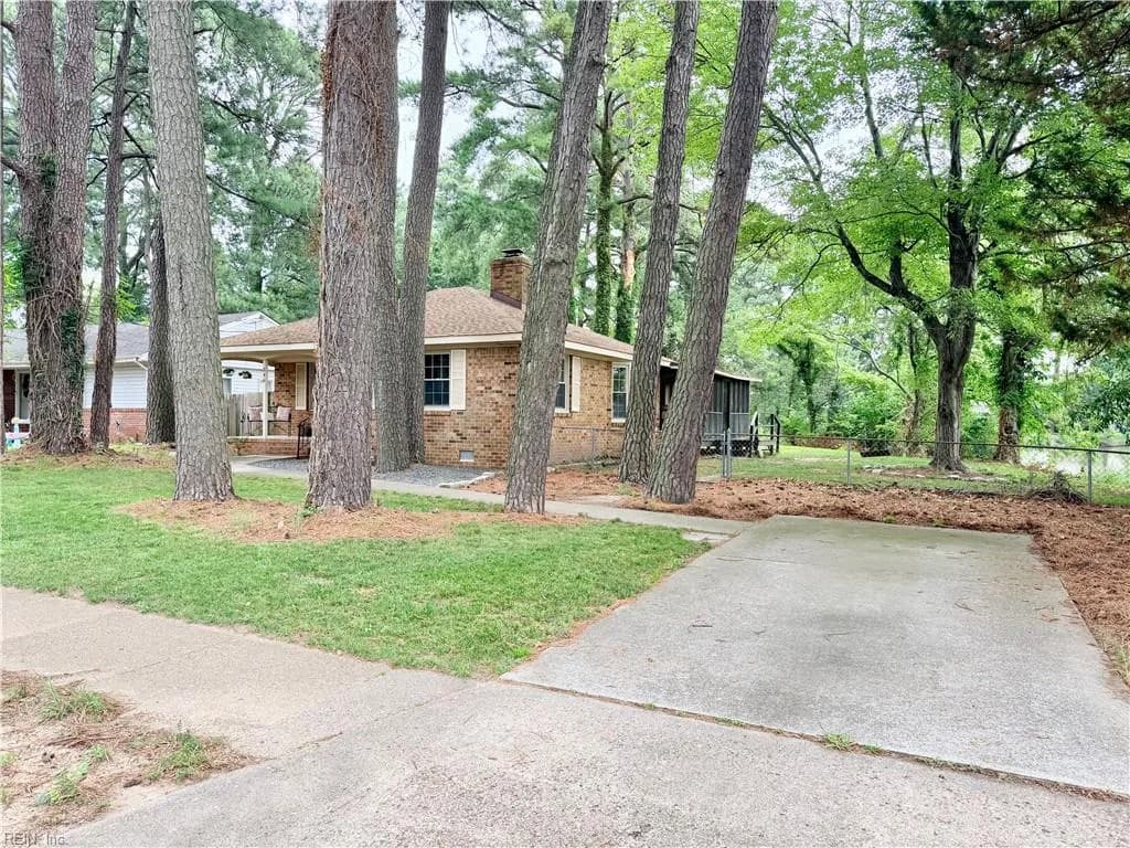 346 W McGinnis CIR, NORFOLK VA 23502 - Photo 3